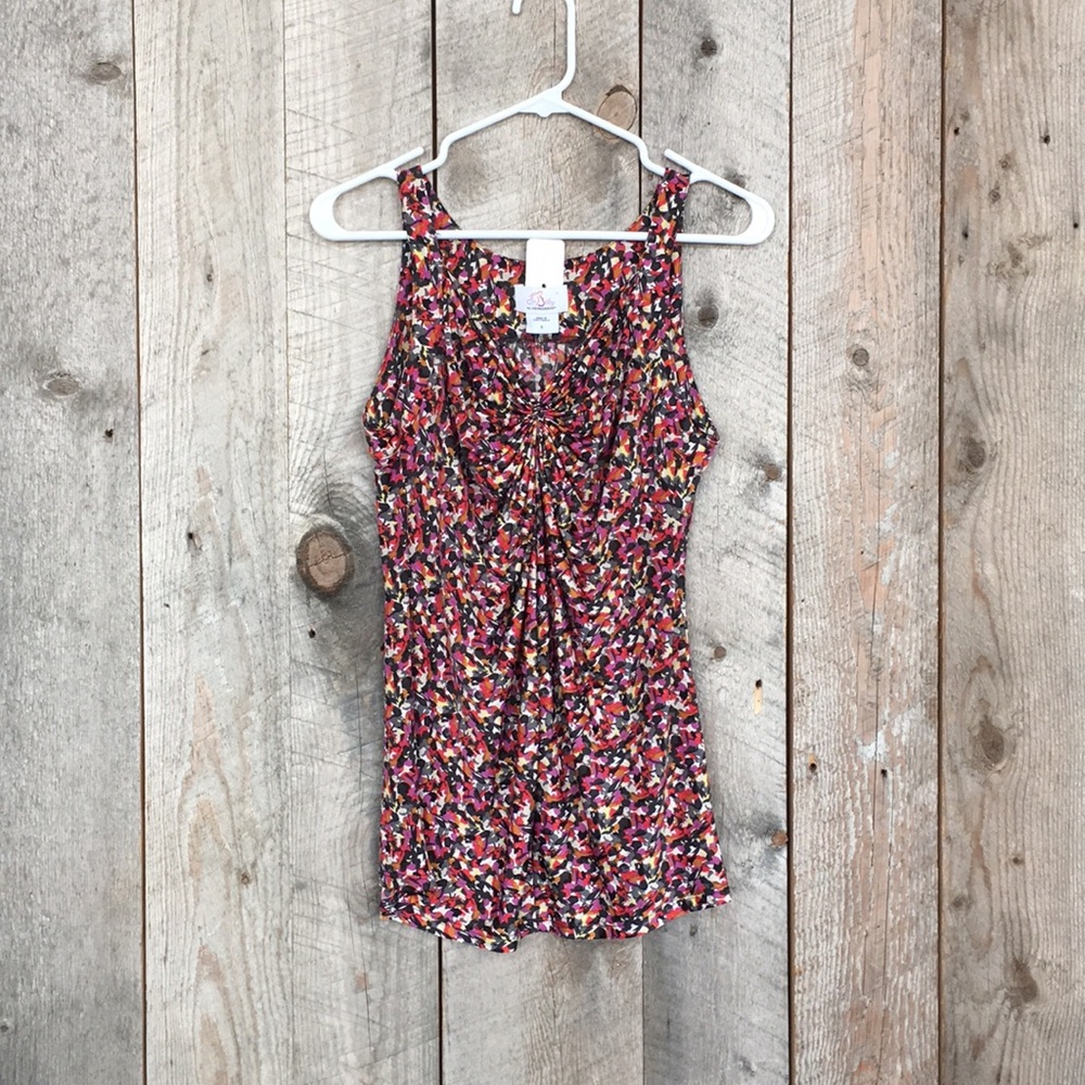 NWT Oh Baby Floral v neck stretch tank S